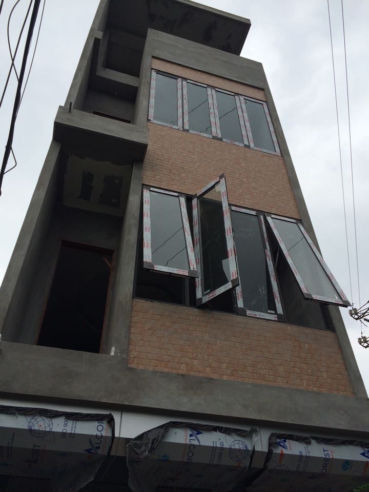 CỬA SỔ MỞ HẤT 4 CÁNH