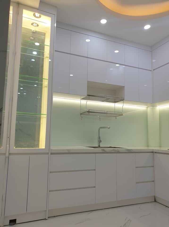 KÍNH ỐP BẾP MẶT BÓNG