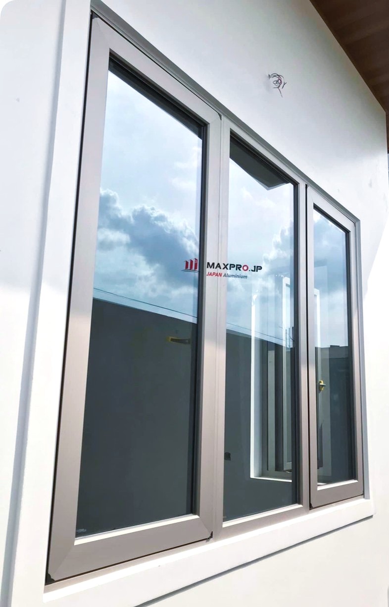 CỬA SỔ TRƯỢT 3 CÁNH MAXPRO NHẬP KHẨU MÀU NÂU